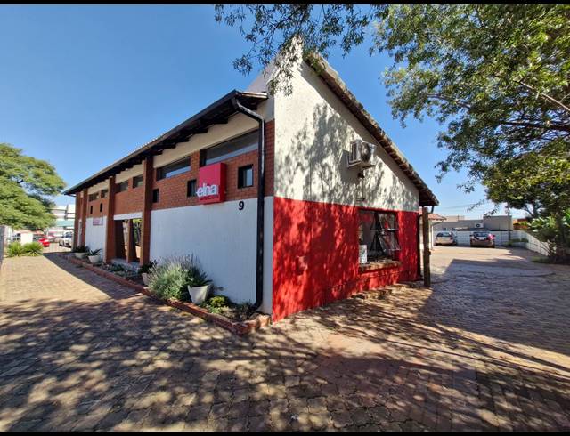 400M² OFFICE TO LET IN BARDENE
